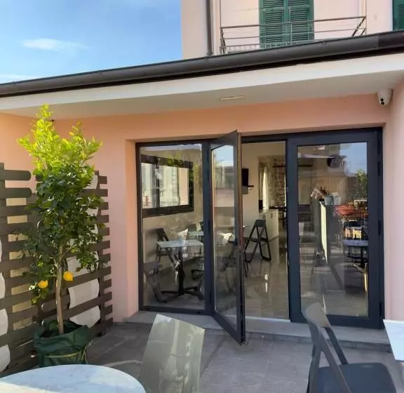 پانسیون Prima Fila Due Pemium Guest House