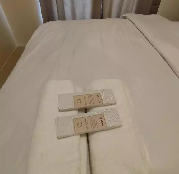 Tower 3 427 Pool View