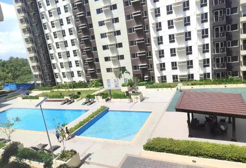 Tower 3 427 Pool View