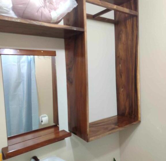 Tower 3 427 Pool View