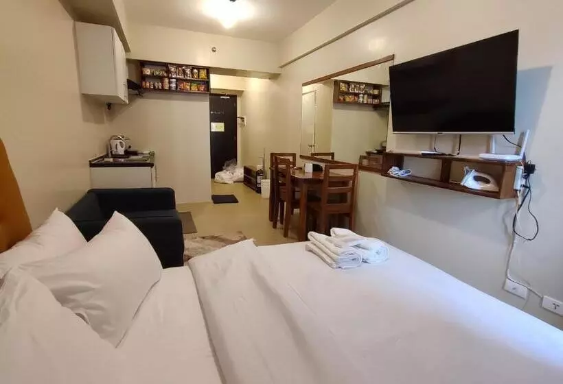 Tower 3 427 Pool View