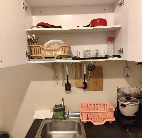 Tower 3 427 Pool View