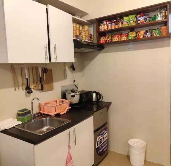 Tower 3 427 Pool View