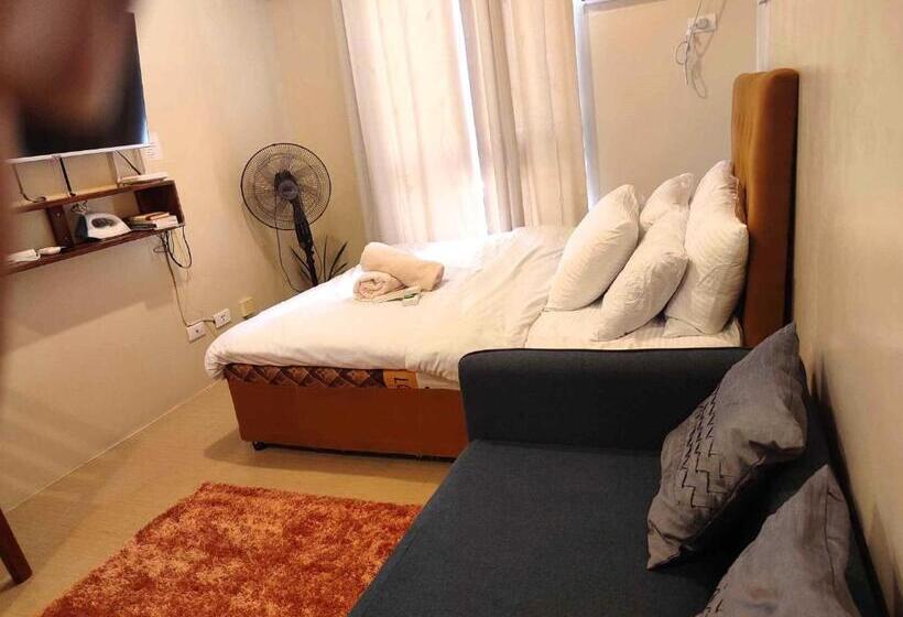 Tower 3 427 Pool View