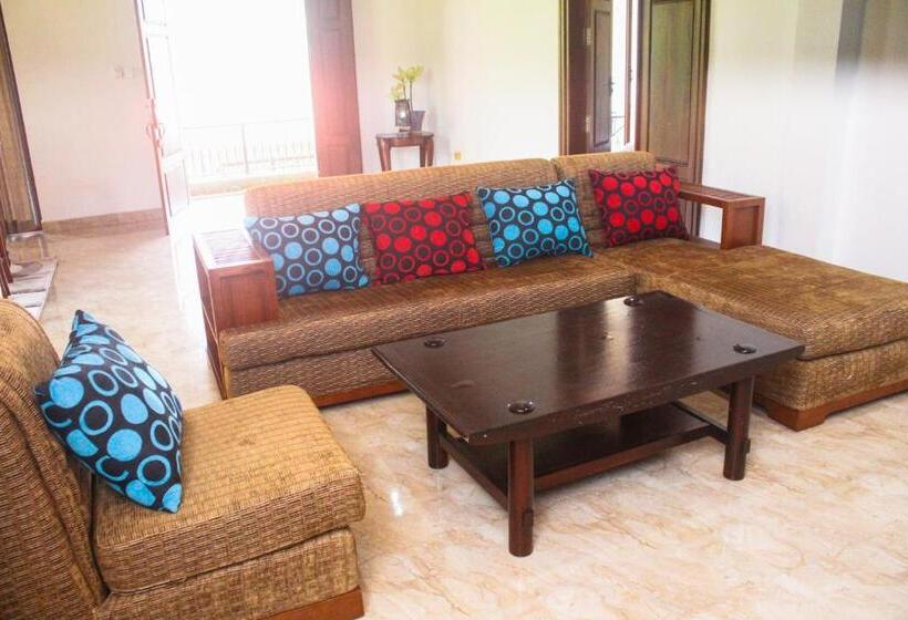 مبيت وإفطار Camellia Rise