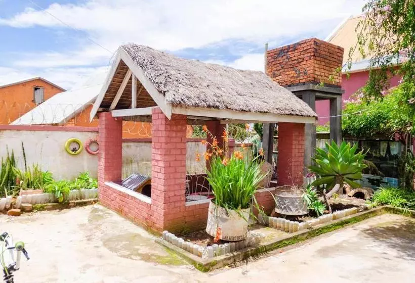تختخواب و صبحانه Villa Fialofana