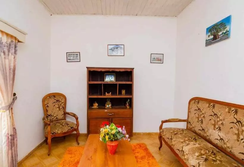 تختخواب و صبحانه Villa Fialofana