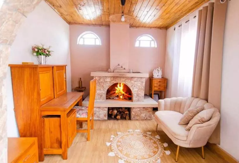 تختخواب و صبحانه Villa Fialofana