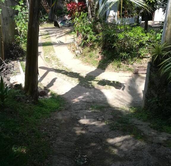 בית מלון כפרי Niro Villa