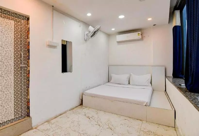 ホテル Oyo Mannat Inn