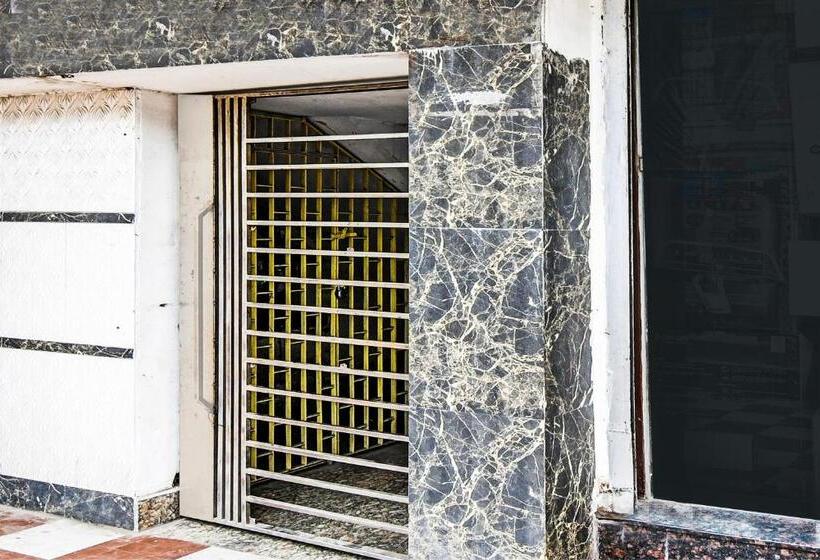 酒店 Oyo Mannat Inn