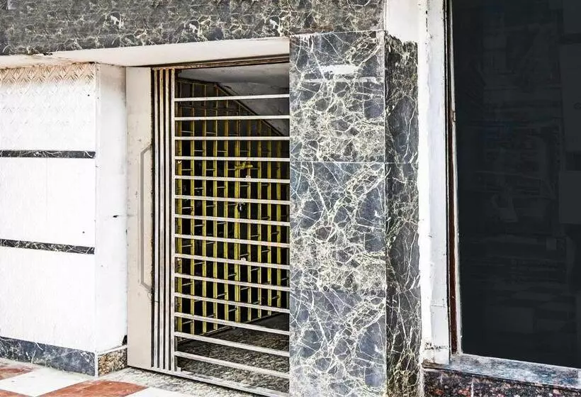 ホテル Oyo Mannat Inn