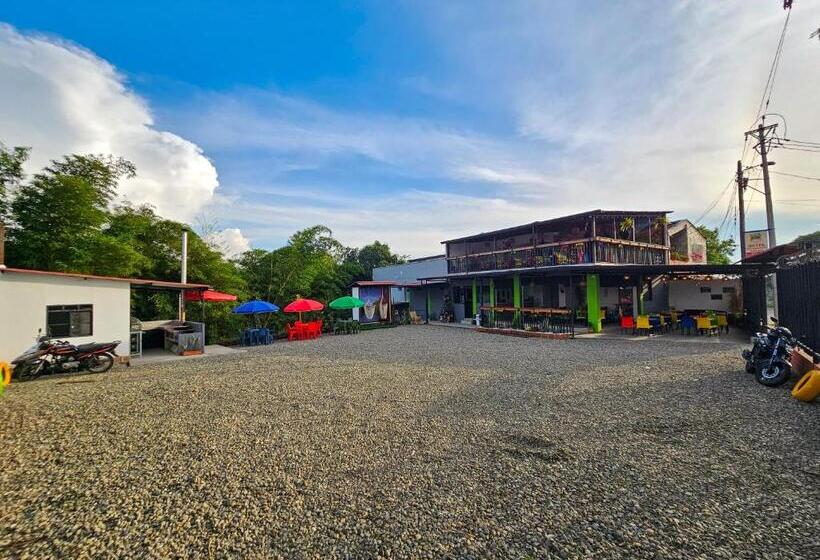 Hotelli Cartago Portal Mágico Cafetero