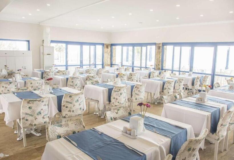 בית מלון כפרי Regulus Beach Resort