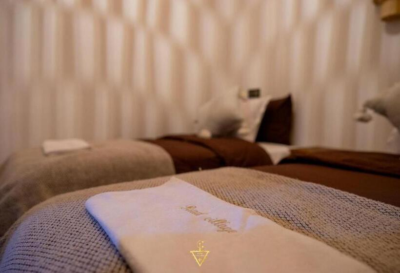 فندق Riad Village