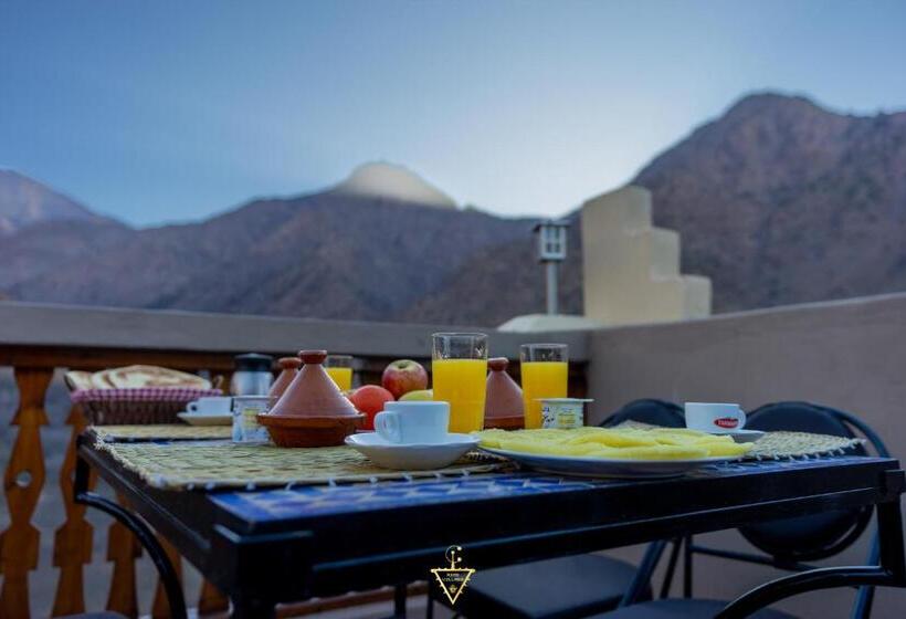 فندق Riad Village