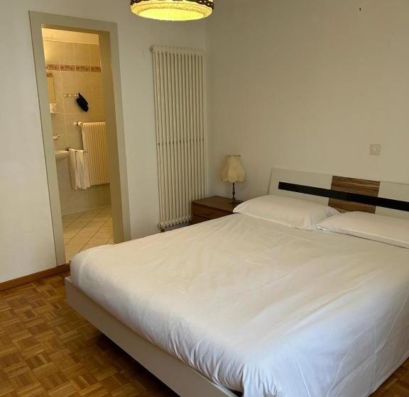 ホテル Ristorante Bar Pensione Novaggio