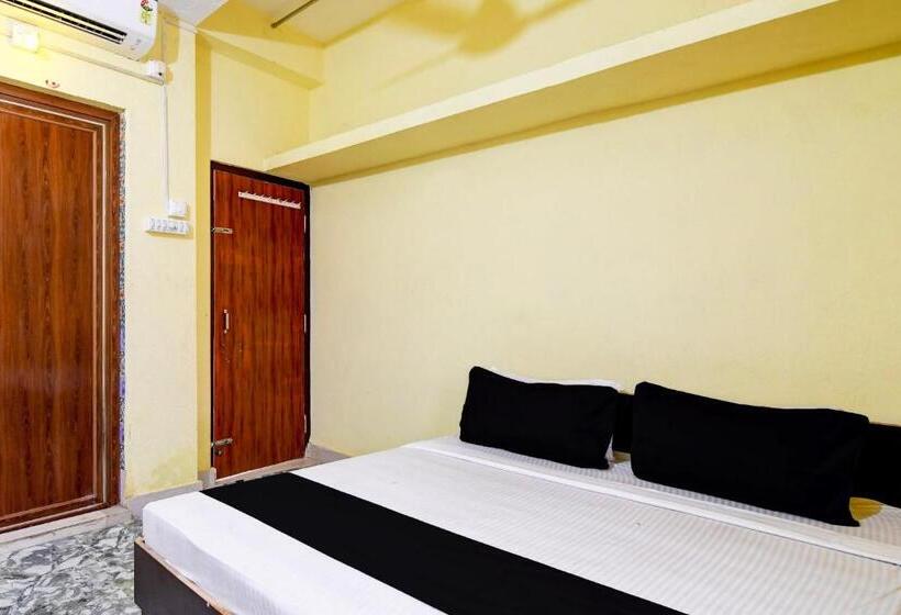 Oyo Hotel Jena Brothers