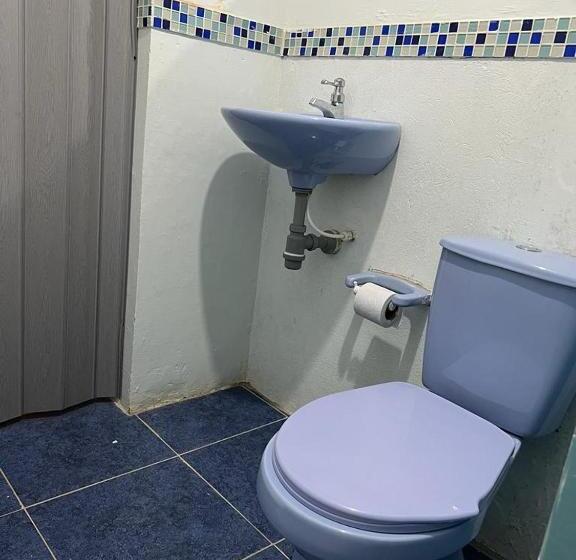 پانسیون Beach Airport House