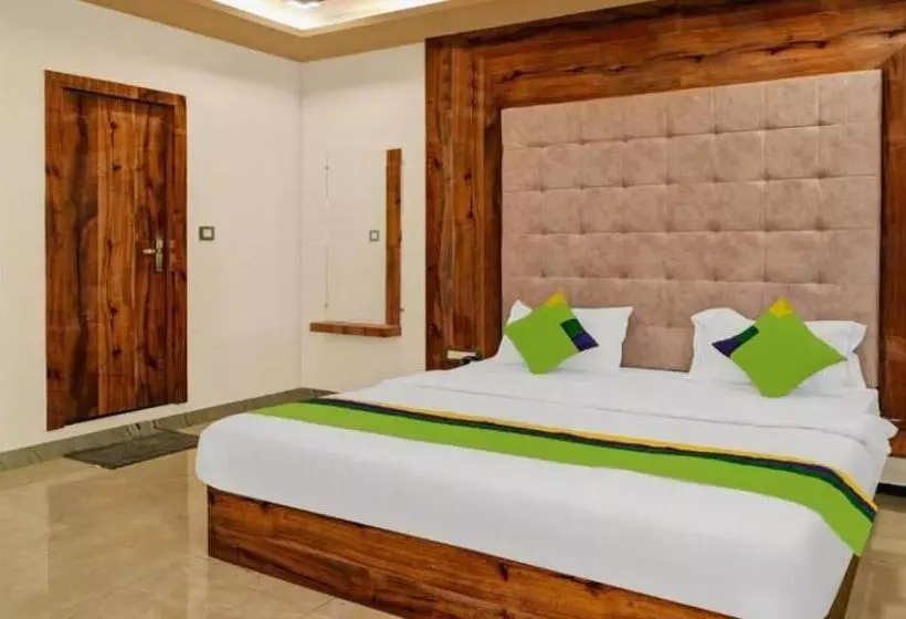The Royal Galaxy & Resort