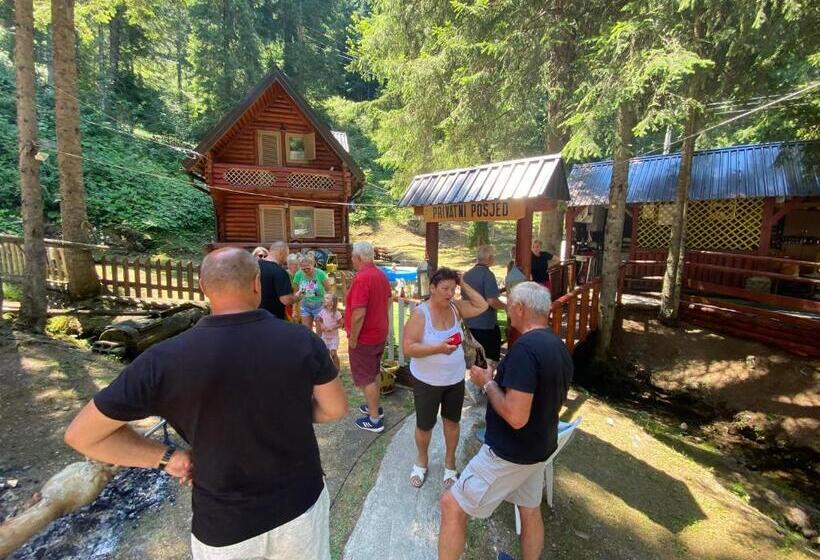 هاستل Mrestilište Vareš