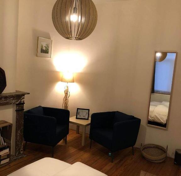 تختخواب و صبحانه La Couque Cuivrée