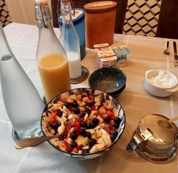 تختخواب و صبحانه La Couque Cuivrée