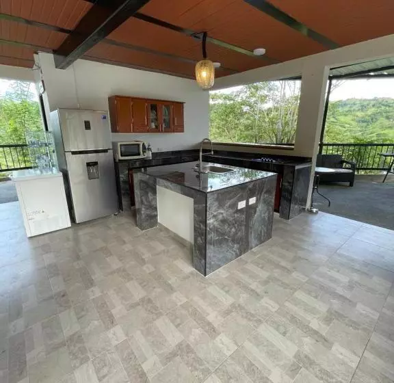 Hotelli Finca California