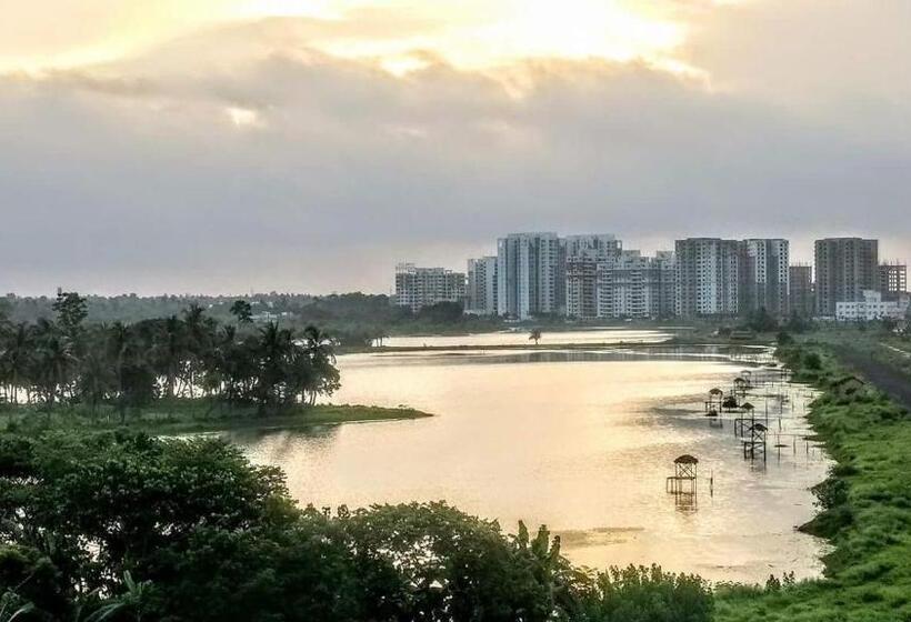 ホテル Lotus Apartments