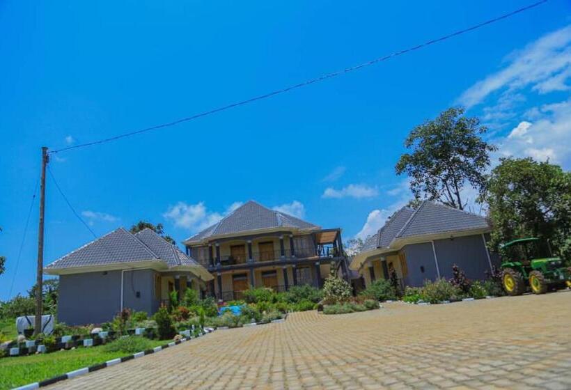هتل Mt. Rwenzori Golf Resort & Spa