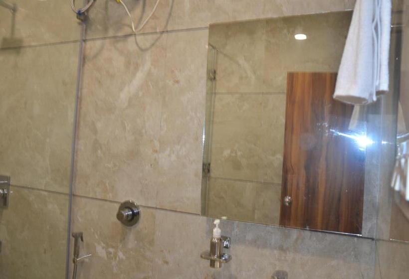 هتل Royal Heritage Resort Pilibhit