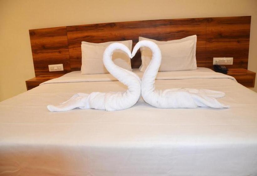 هتل Royal Heritage Resort Pilibhit