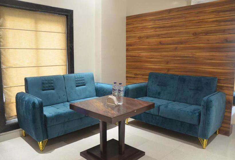 هتل Royal Heritage Resort Pilibhit