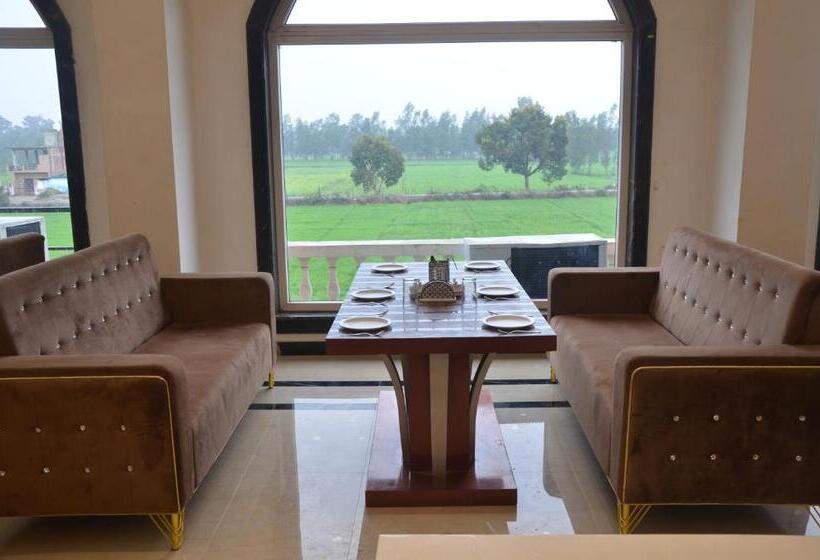 هتل Royal Heritage Resort Pilibhit