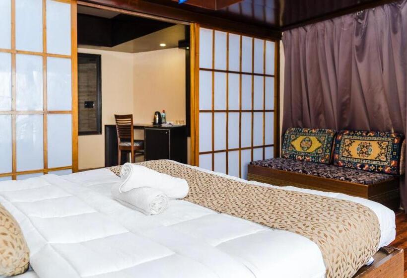 Hotel Bliss Hungry Jack