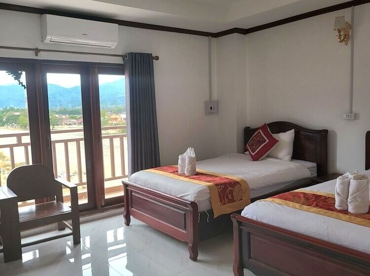 בית מלון כפרי Vangvieng Sisavang Mountain View