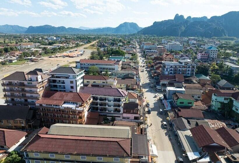 בית מלון כפרי Vangvieng Sisavang Mountain View