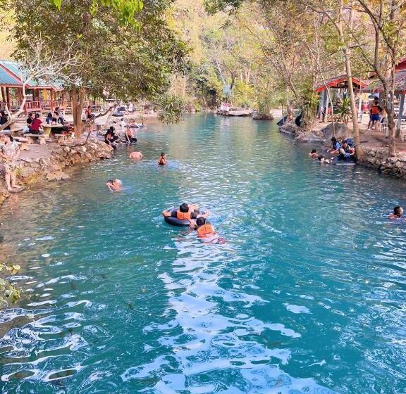 בית מלון כפרי Vangvieng Sisavang Mountain View