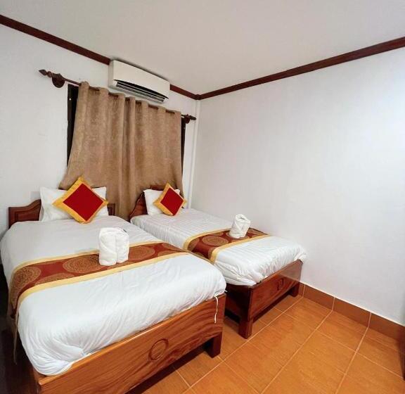 בית מלון כפרי Vangvieng Sisavang Mountain View