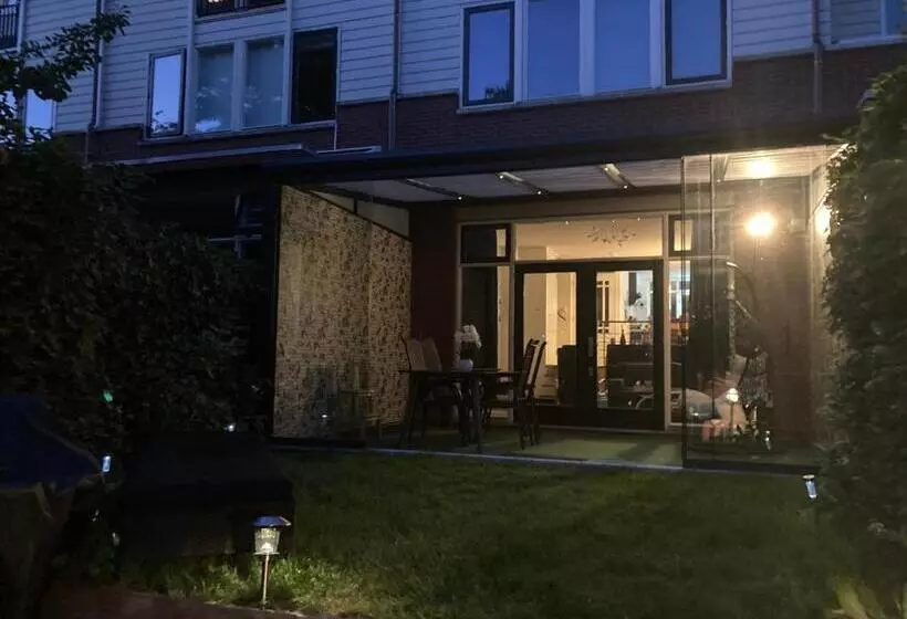 Aamiaismajoitus (B&B) Charming Rooms With Free Parking