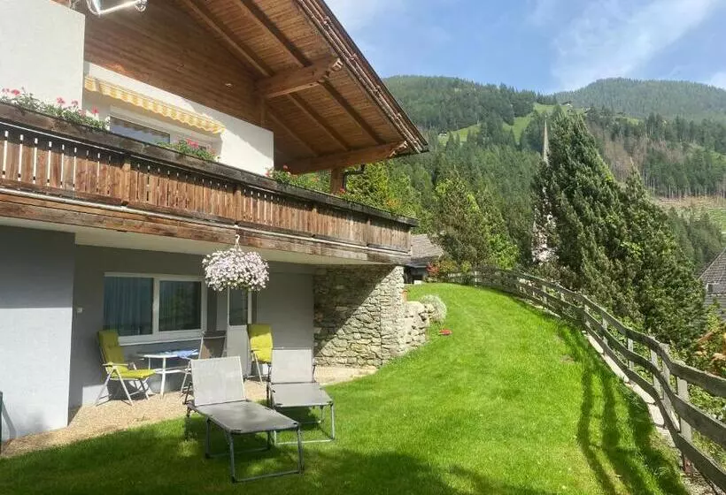 Aamiaismajoitus (B&B) Nebenhaus Sagritzerwirt