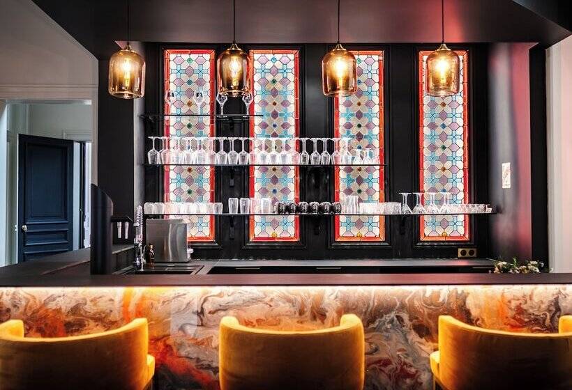 Отель Hôtel Château Héloïse