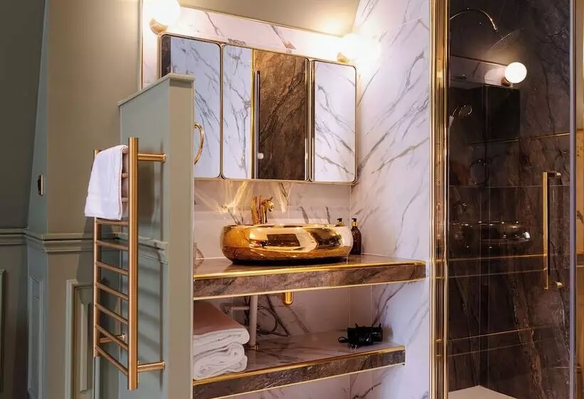 ホテル Hôtel Château Héloïse