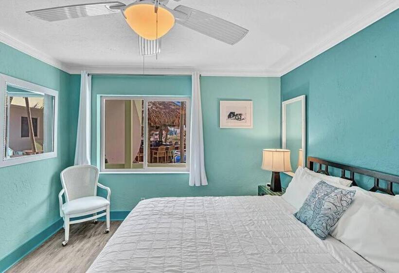 Otel Panoramic Beachfront Suite