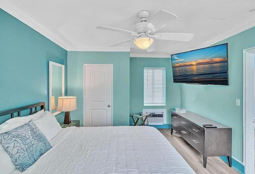 Otel Panoramic Beachfront Suite