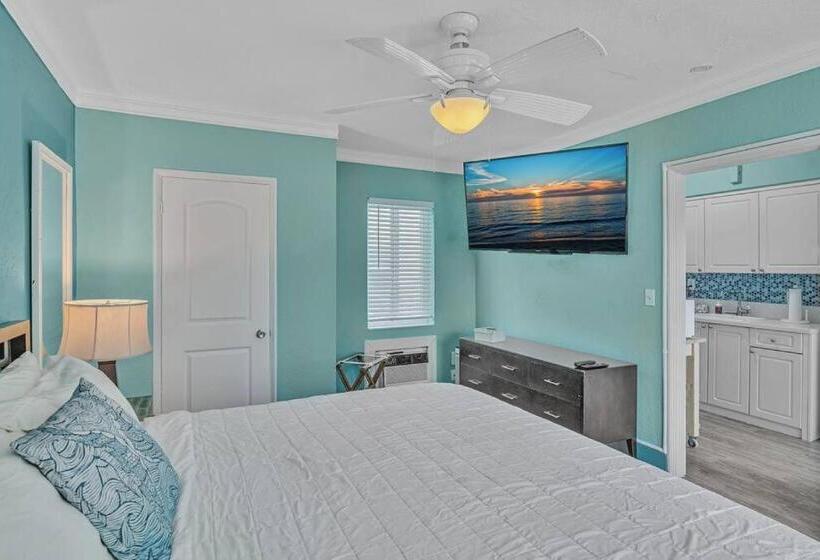 Otel Panoramic Beachfront Suite