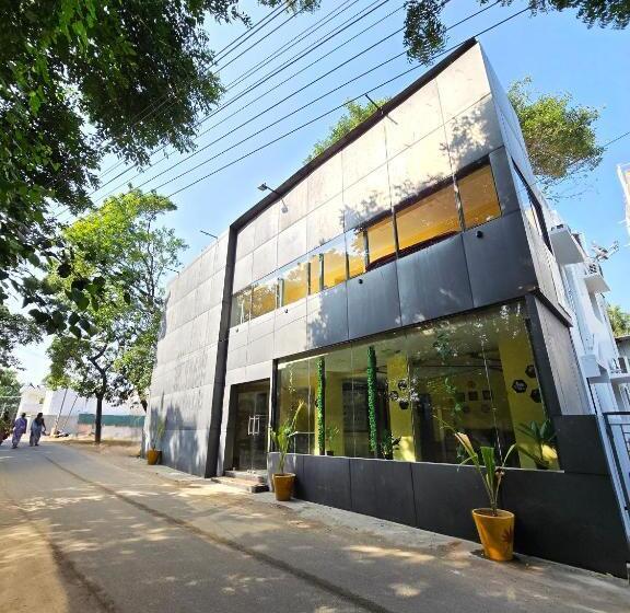 Hotel The Sea Walk Beachside Serinity