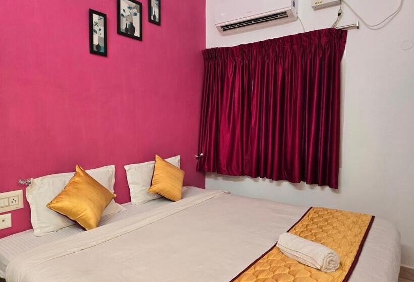 Hotel The Sea Walk Beachside Serinity