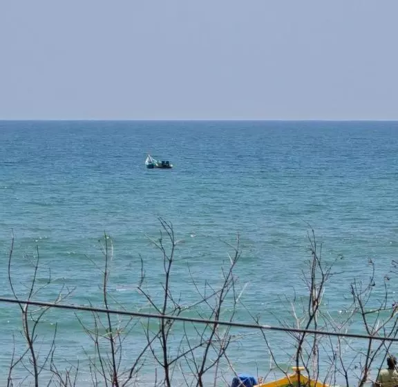 ホテル The Sea Walk Beachside Serinity