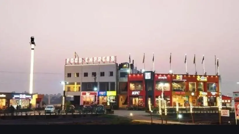Hotelli The Broome, Durgapur Express Way